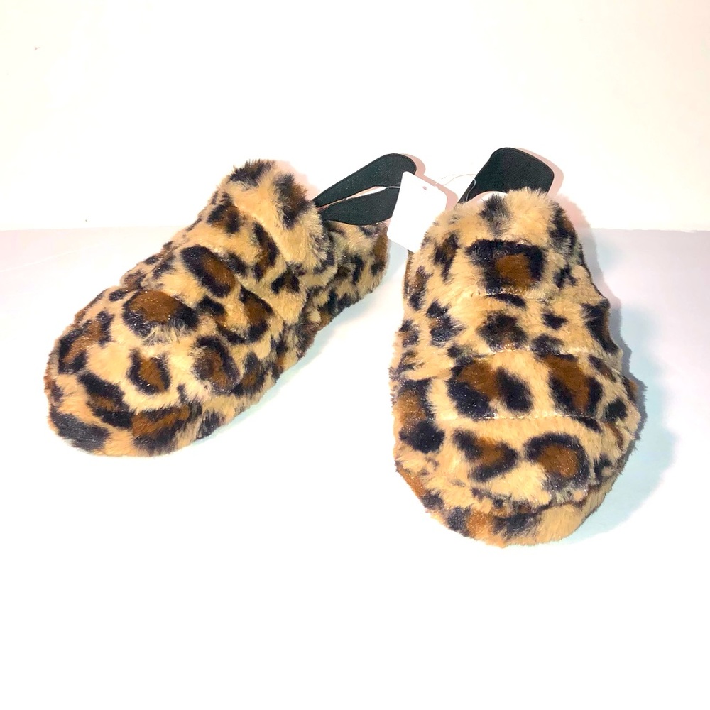 Cheetah fuzzy faux fur slippers. Ugh platform slide dupe. NWTS. Size 8.5